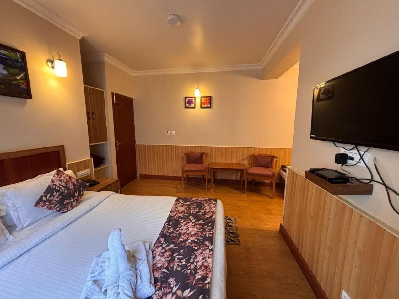 Serenity Taksa Palace Hotel Darjeeling  Bagian luar foto