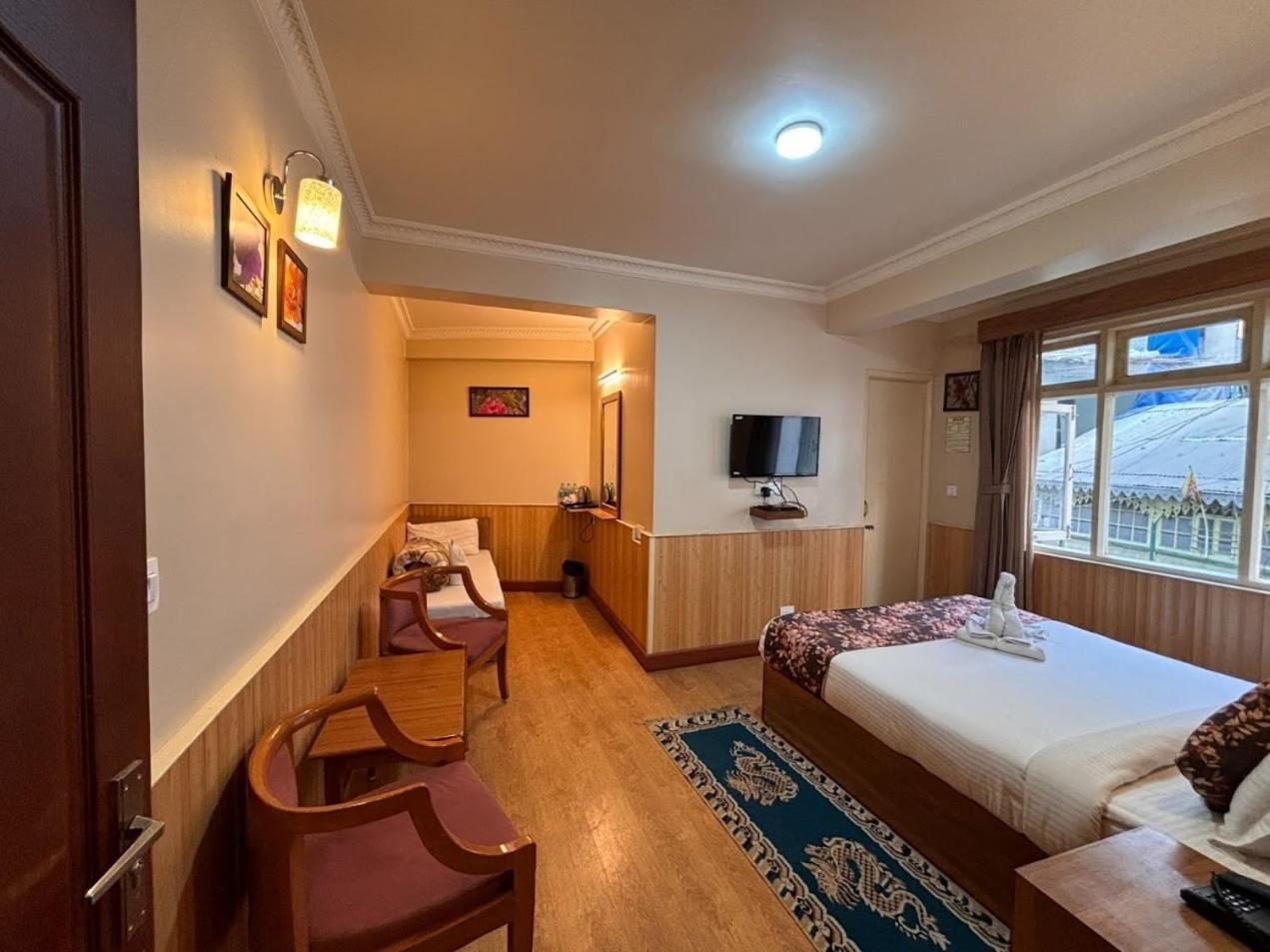 Serenity Taksa Palace Hotel Darjeeling  Bagian luar foto