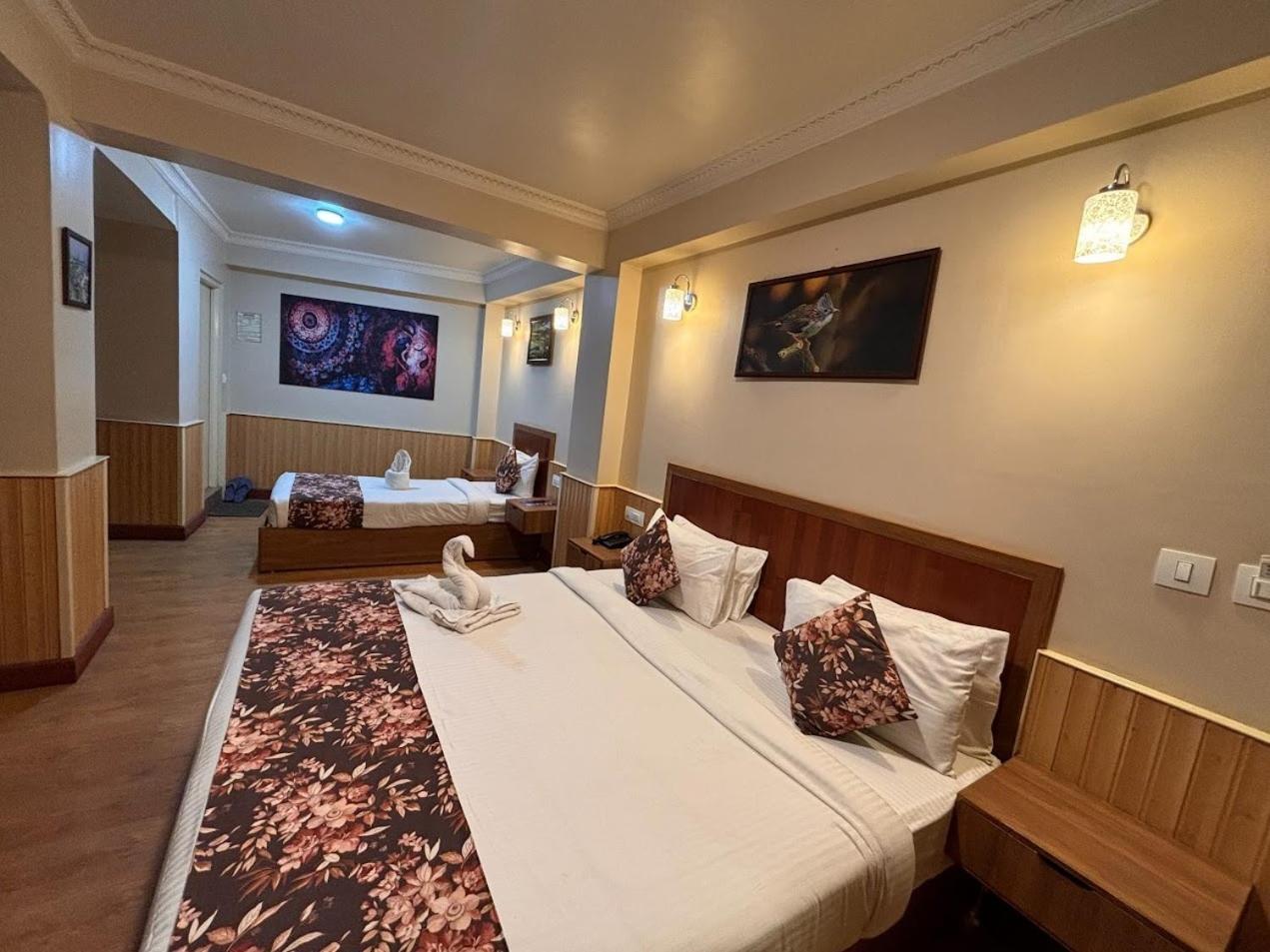 Serenity Taksa Palace Hotel Darjeeling  Bagian luar foto
